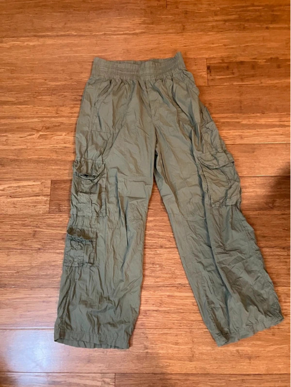Aerie Womens M Parachute Cargo Pants Olive Green Baggy Wide Leg Elastic Waist